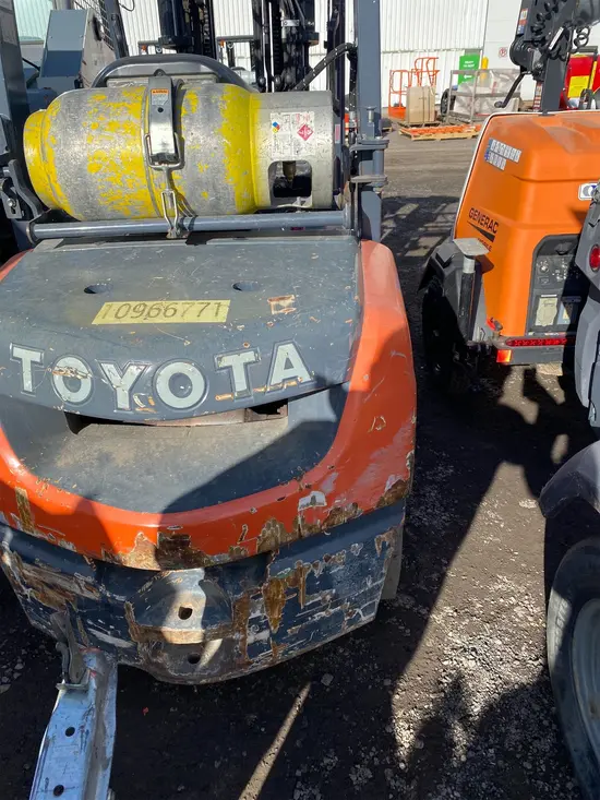 2019 Toyota 8FGU30 Warehouse Forklift