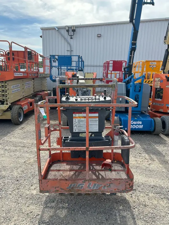2018 JLG E300AJP Articulating Boom Lift