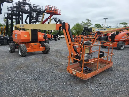 2016 JLG 800AJ Articulating Boom Lift