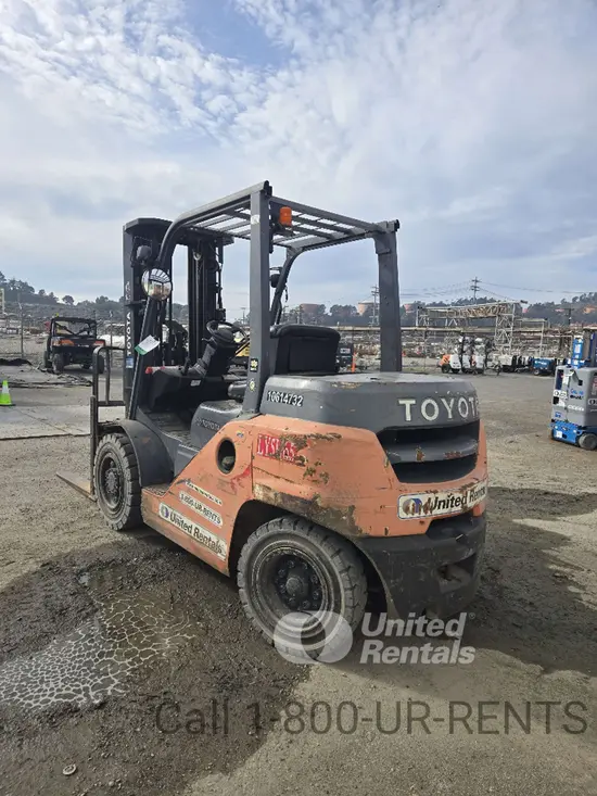 2017 Toyota 8FD35U Warehouse Forklift