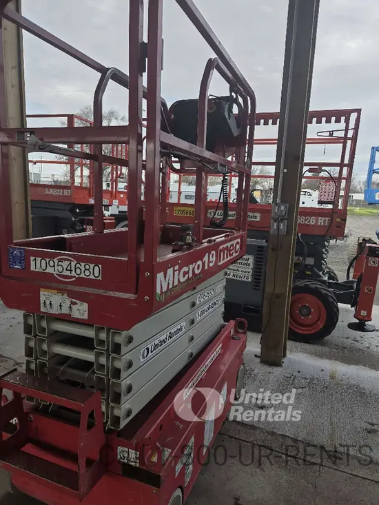 2019 MEC MICRO 19 Scissor Lift