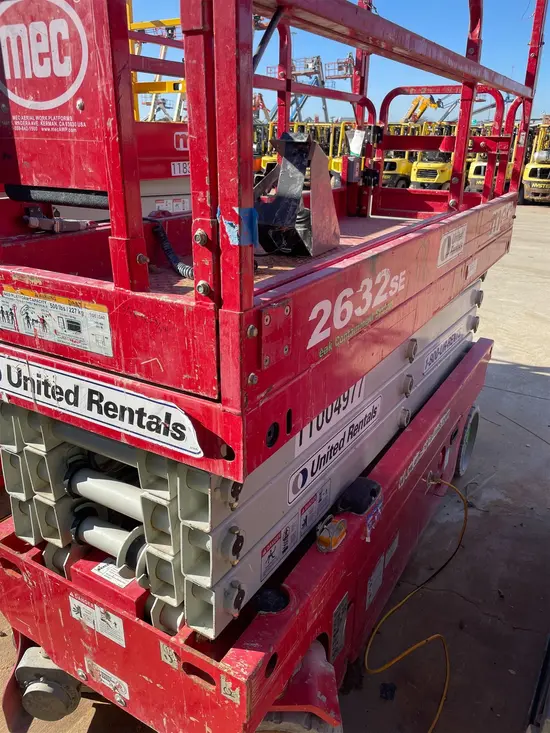 2019 MEC 2632SE Scissor Lift