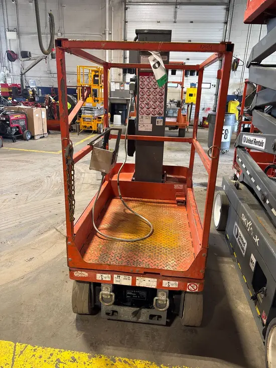 2017 Skyjack SJ12 Self-Propelled One-Person Lift