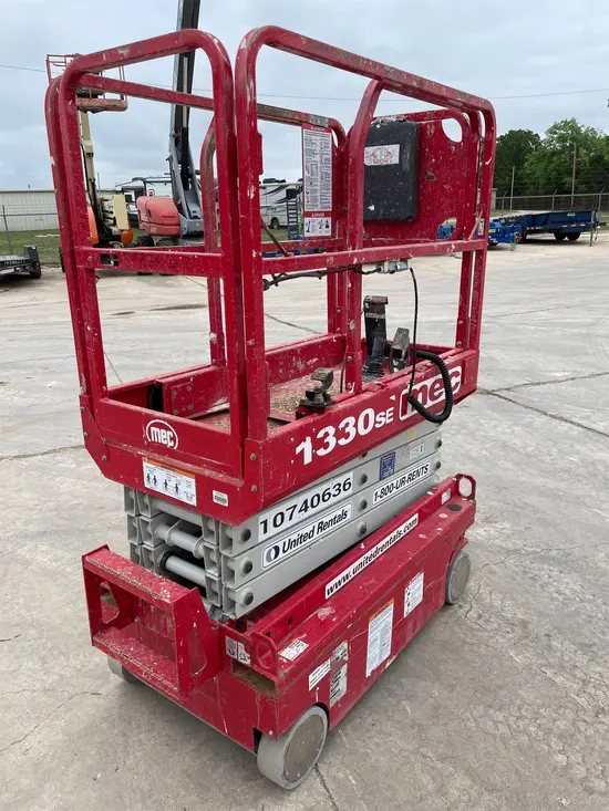 2018 MEC 1330SE Scissor Lift