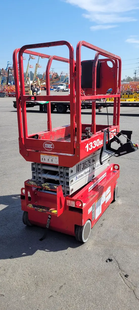 2018 MEC 1330SE Scissor Lift
