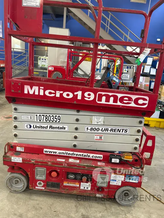 2018 MEC MICRO 19 Scissor Lift
