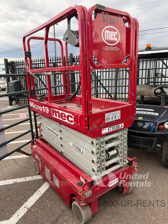 2018 MEC MICRO 19 Scissor Lift