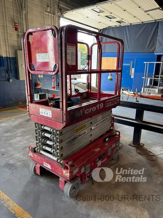 2017 MEC MICRO 19 Scissor Lift
