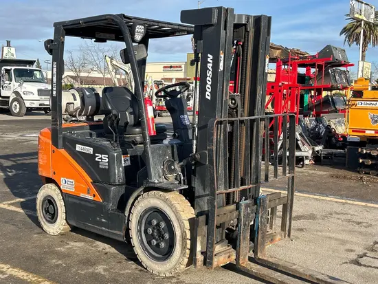 2022 Doosan G25P-7DF Warehouse Forklift