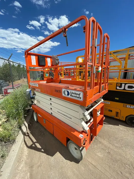 2018 Snorkel S4732E Scissor Lift