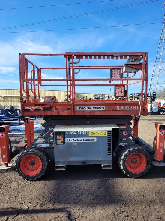 2017 Skyjack SJ6832RT Rough Terrain Scissor Lift