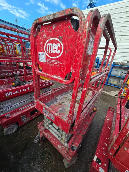 2017 MEC 1330SE Scissor Lift