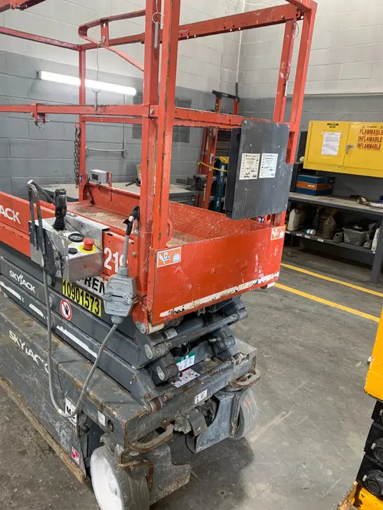 2019 MEC 1330SE Scissor Lift