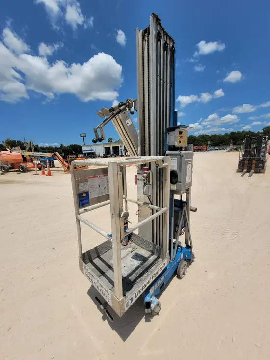 2018 Genie AWP-40SDC Pusharound Lift