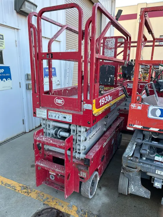 2018 MEC 1930SE Scissor Lift