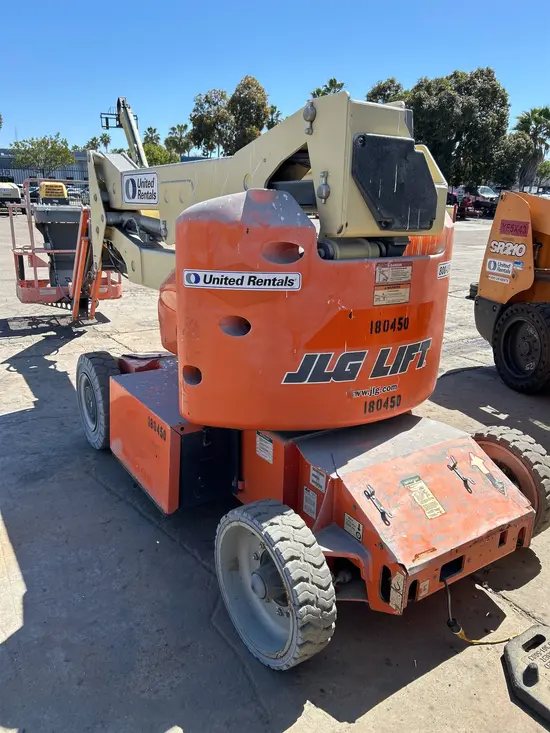 2016 JLG E400AJPN Articulating Boom Lift