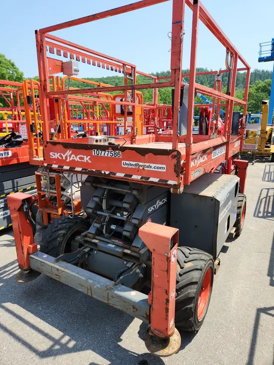 2018 Skyjack SJ6832RT Rough Terrain Scissor Lift