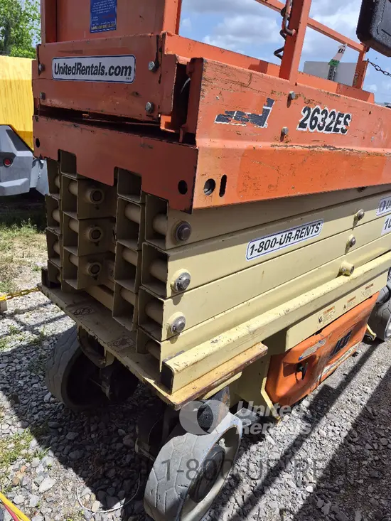 2017 JLG 2632ES Scissor Lift