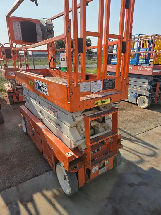 2019 Snorkel S3226E Scissor Lift