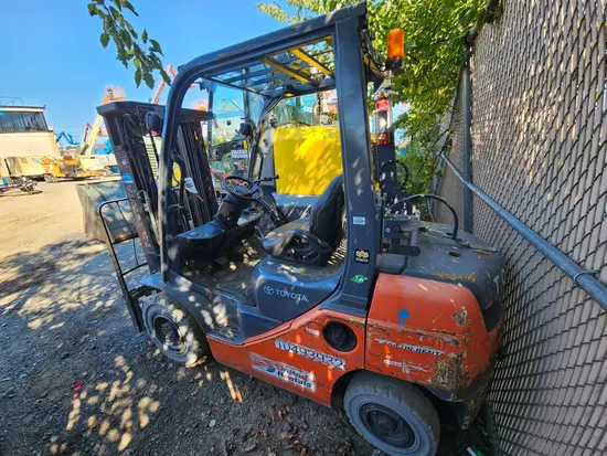 2016 Toyota 8FGU25 Warehouse Forklift