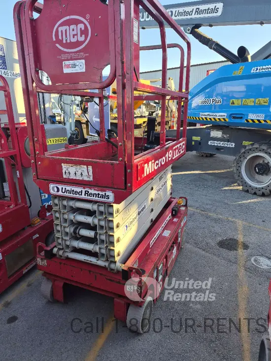 2018 MEC MICRO 19 Scissor Lift