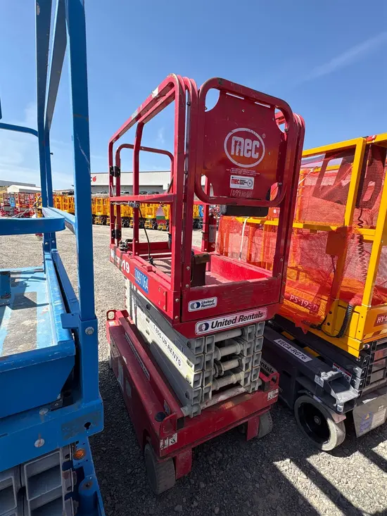 2019 MEC MICRO 19 Scissor Lift