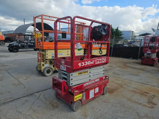 2017 MEC 1330SE Scissor Lift