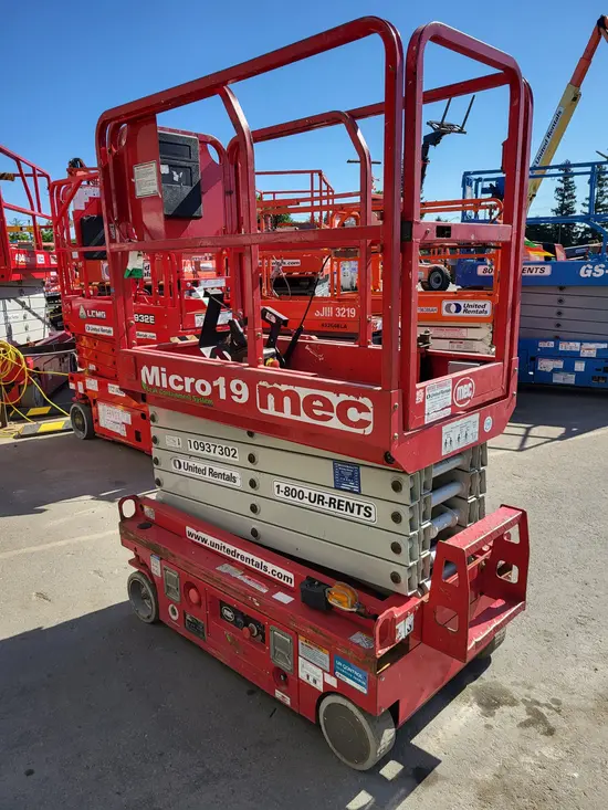 2019 MEC MICRO 19 Scissor Lift