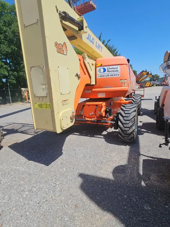 2017 JLG 800AJ Articulating Boom Lift