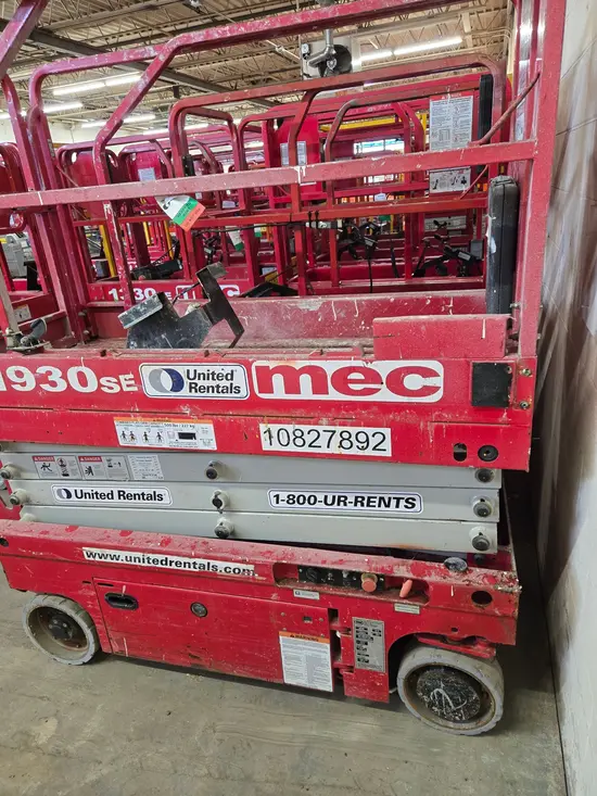 2018 MEC 1930SE Scissor Lift