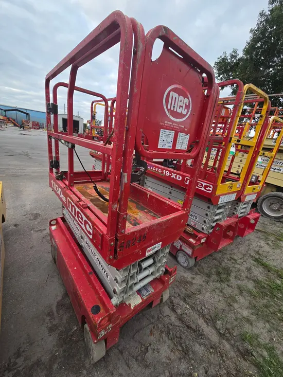 2018 MEC 1330SE Scissor Lift
