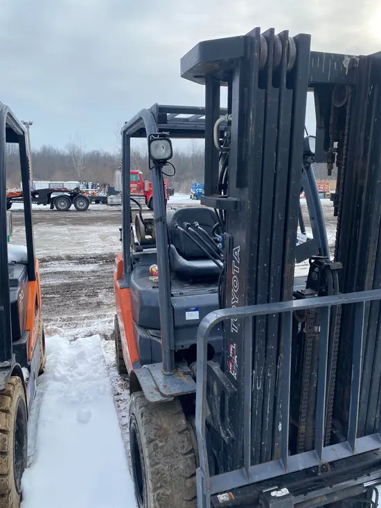 2019 Toyota 8FGU30 Warehouse Forklift