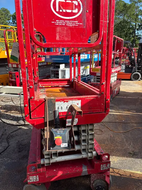2017 MEC 1330SE Scissor Lift