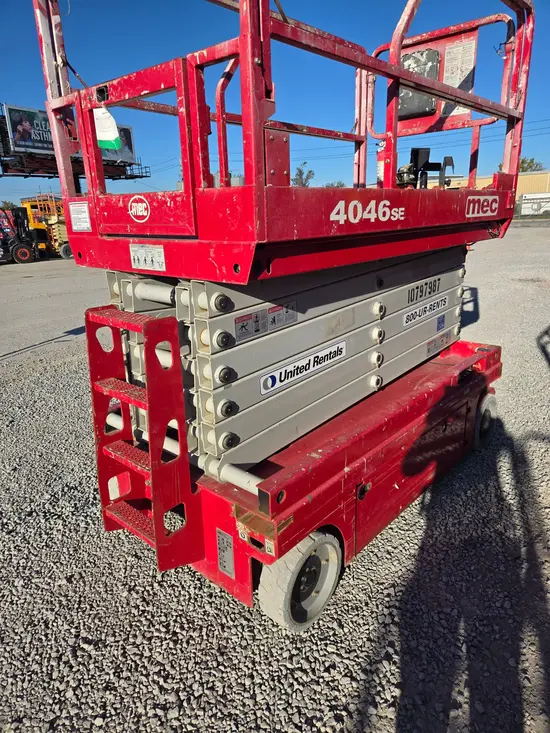 2018 MEC 4046SE Scissor Lift