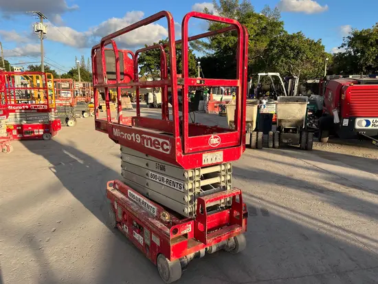 2018 MEC MICRO 19 Scissor Lift