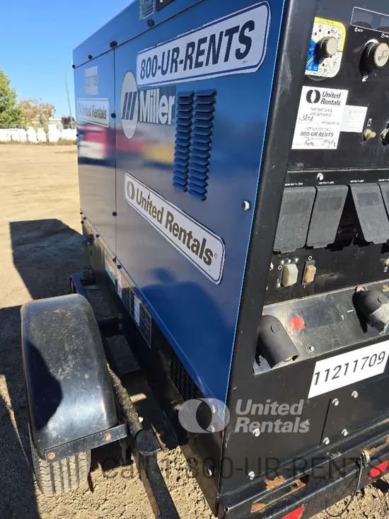 2021 Miller Welders Big Blue 500 Welder
