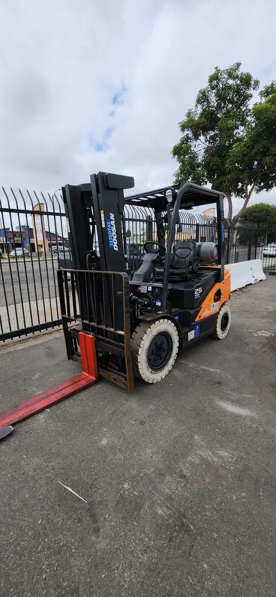 2022 Doosan G25P-7DF Warehouse Forklift