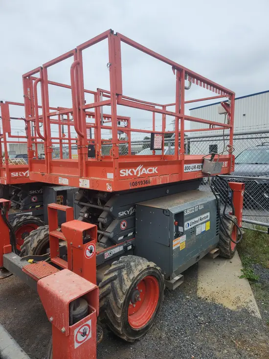 2018 Skyjack SJ6832RT Rough Terrain Scissor Lift