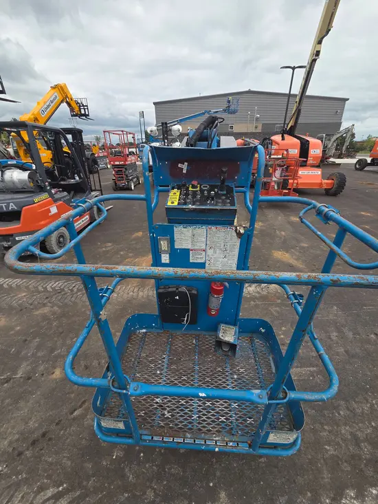 2013 Genie Z-30/20N Articulating Boom Lift