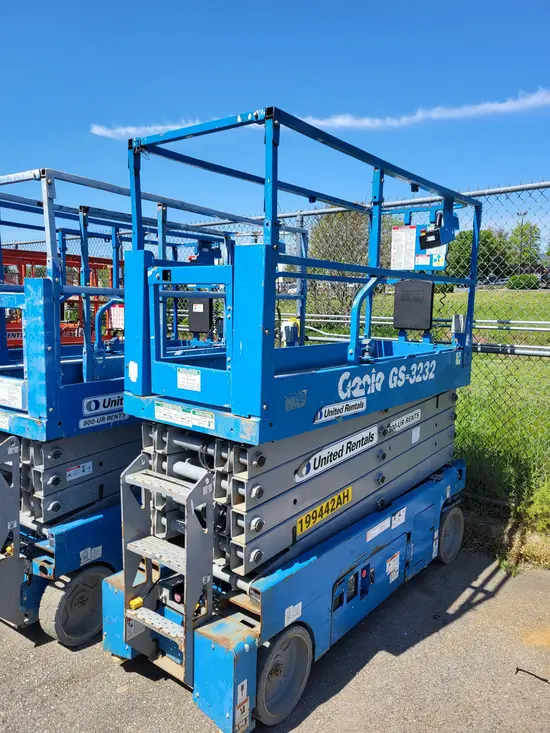2017 Genie GS-3232 Scissor Lift