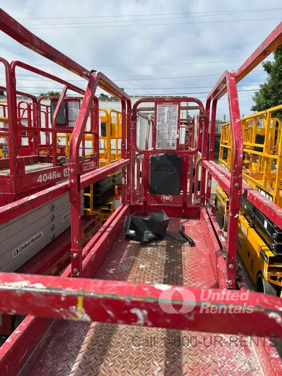 2018 MEC 2632SE Scissor Lift