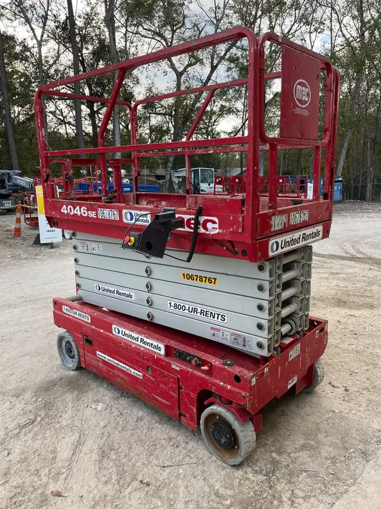 2017 MEC 4046SE Scissor Lift