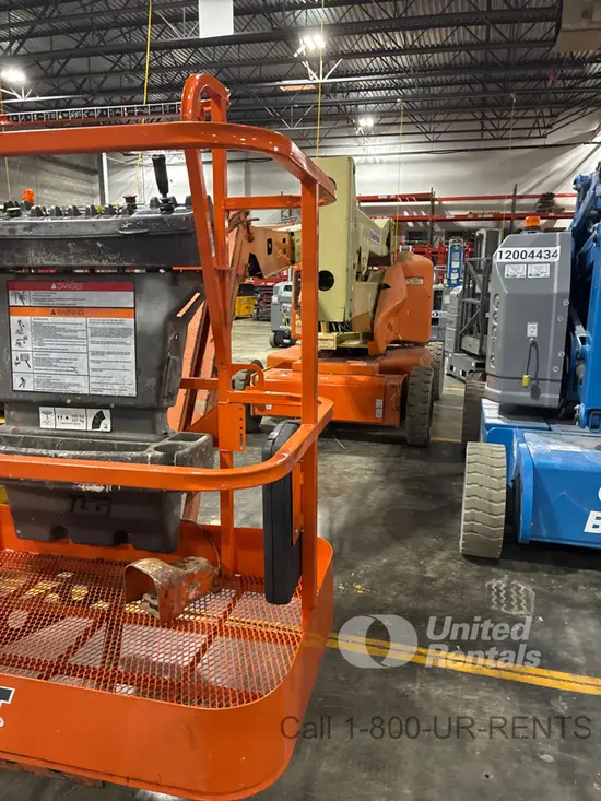 2013 JLG E450AJ Articulating Boom Lift