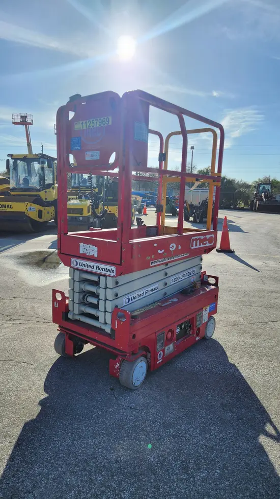 2021 MEC MICRO 19 Scissor Lift