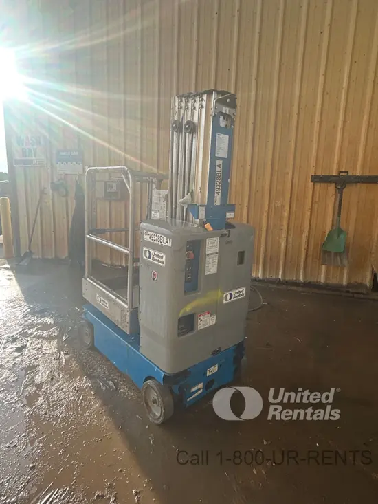 2017 Genie GR-20 Self-Propelled One-Person Lift