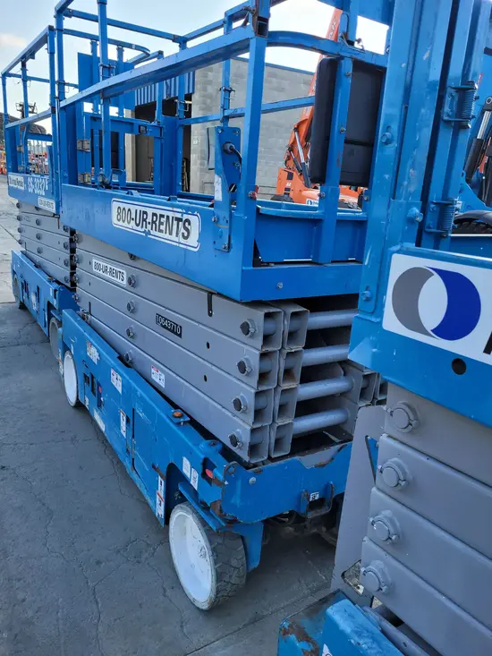 2017 Genie GS-3232 Scissor Lift