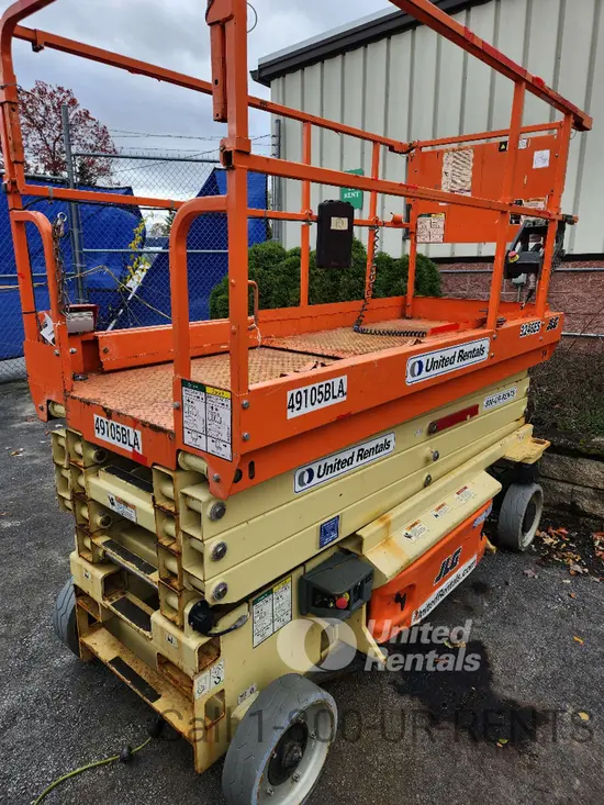2017 JLG 3246ES Scissor Lift