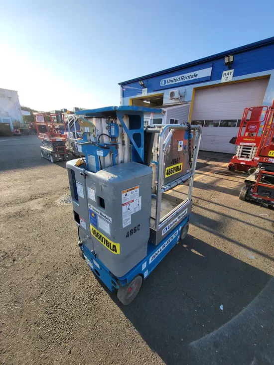 2017 Genie GR-15 Self-Propelled One-Person Lift