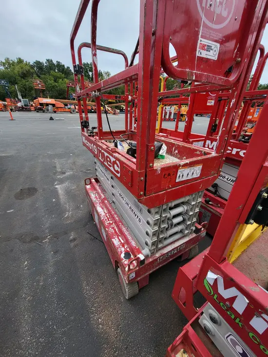 2018 MEC MICRO 19 Scissor Lift