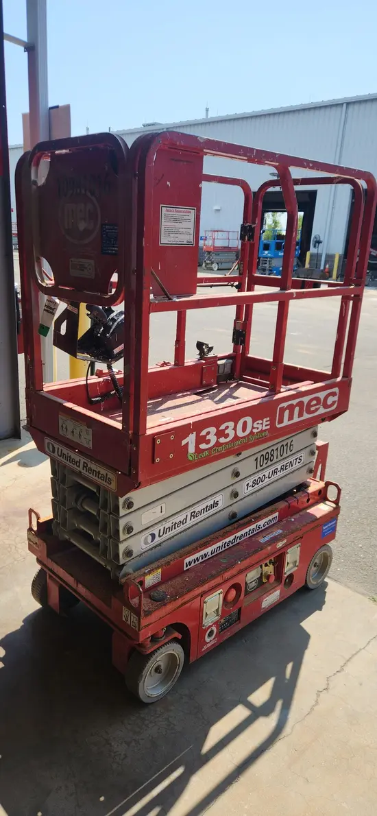 2019 MEC 1330SE Scissor Lift